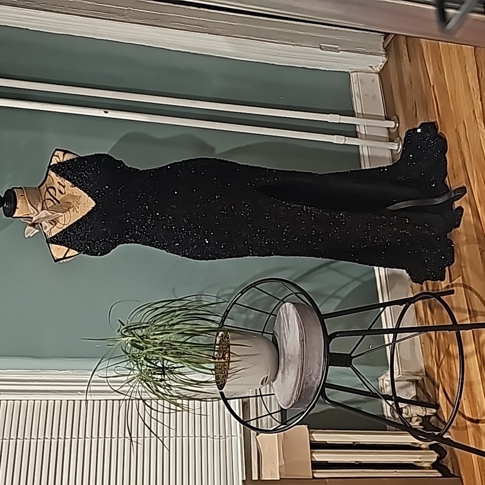 Sz XL Black sequence formal gown